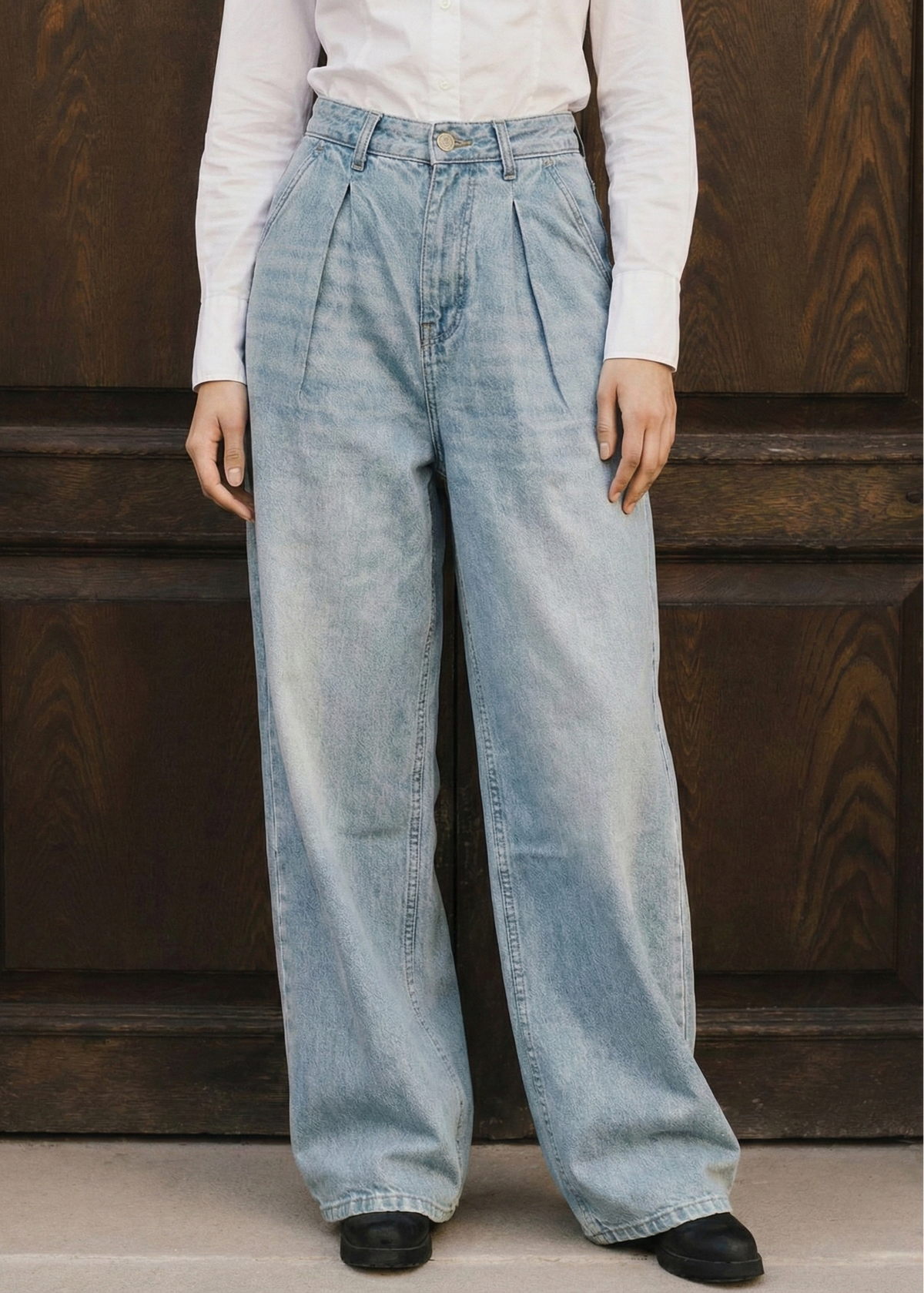 Frost Blue pleated wide-leg jeans