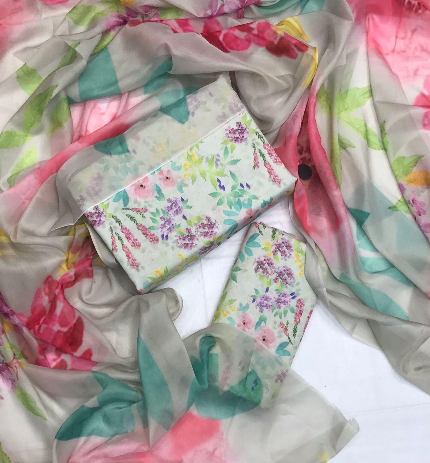 3pc Unstitched - Printed Swiss Lawn Suit