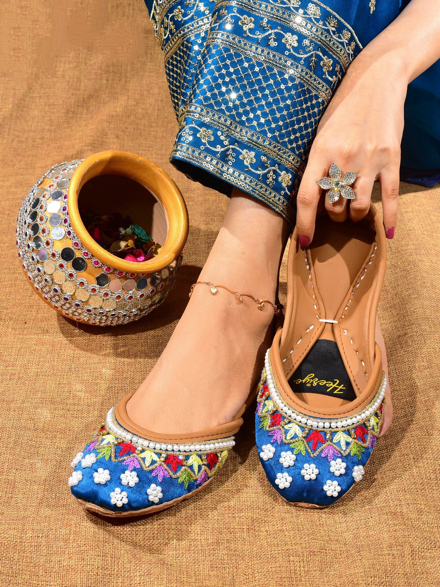 Heer Women's Fancy Khussa by Heeriye